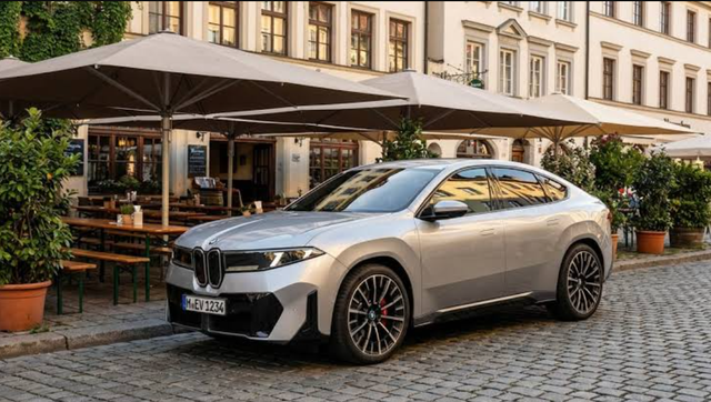 BMW iX4 ra mắt SUV coupe điện hoàn toàn mới với quãng đường 800 km mỗi lần sạc - Ảnh 1.
