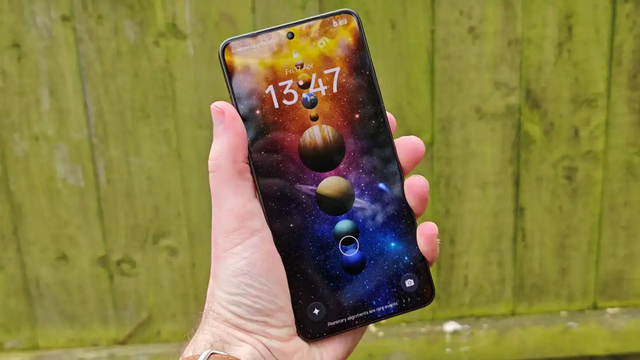 Điện thoại OPPO Find X9 Ultra bị chê đánh mất bản sắc vì chạy theo iPhone, chuyên gia gọi đây là điểm trừ lớn nhất - Ảnh 1.