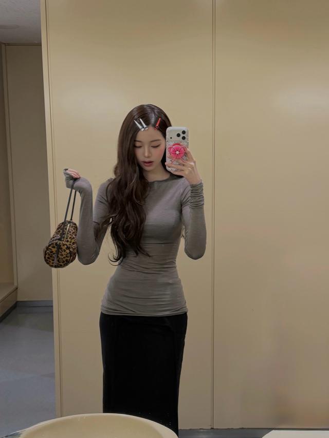 Giải mã "chiếc lược Cherry" gây sốt khắp Châu Á của Jang Won Young: Đồ lưu niệm của idol hay "vũ khí" kinh doanh thiên tài của Medicube? - Ảnh 12.