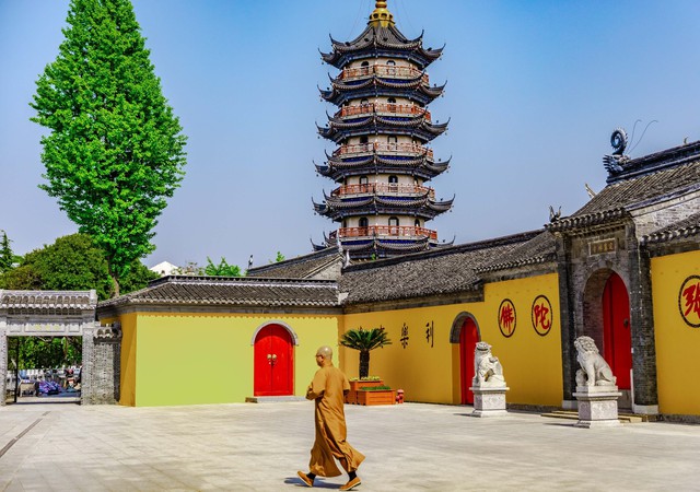 Vụ án chấn động Hong Kong (Trung Quốc): Nữ trụ trì than chùa nghèo không đủ tiền vá tường, tối đến lên xe sang về biệt thự 39,5 triệu đô - Ảnh 7.