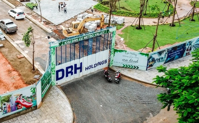 Bất đồng ý kiến với kiểm toán, cổ phiếu DRH Holdings bị cảnh báo - Ảnh 1.