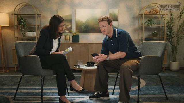 MXH bùng nổ vì Mark Zuckerberg vẫn dùng cái điện thoại cũ ra mắt từ cách đây 2 năm - Ảnh 2.