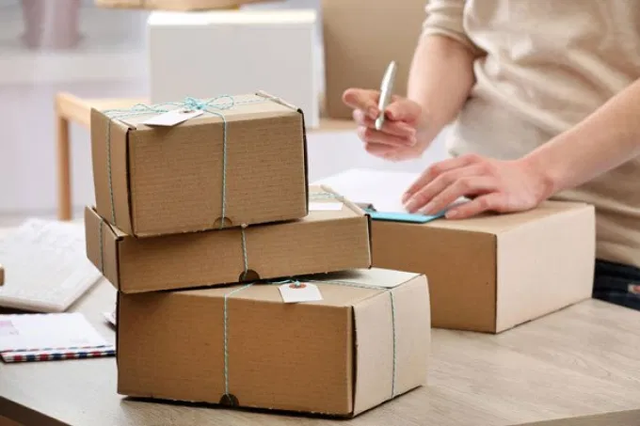 TikTok Shop thu phí logistics hàng cồng kềnh tới 65.000 đồng, chuyên gia nói người bán tăng giá 20.000 đồng chưa chắc bù được chi phí - Ảnh 2.