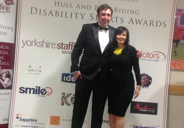 
Daryl Jones trong ngày lễ nhận giải người khuyết tật được trường Hull tổ chức.

