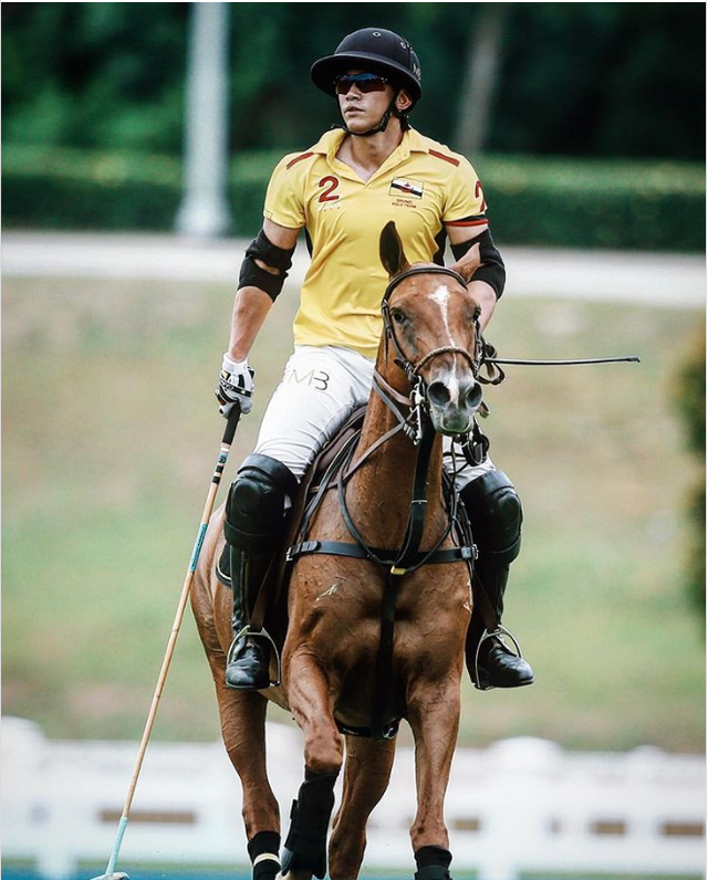 Choáng với cuộc sống sang chảnh, độ chịu chơi của Hoàng tử Brunei - vận động viên cưỡi ngựa đẹp trai từng dậy sóng SEA Games 29 - Ảnh 20.