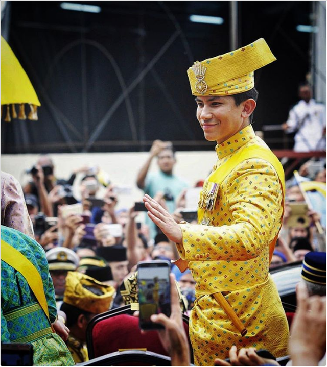 Choáng với cuộc sống sang chảnh, độ chịu chơi của Hoàng tử Brunei - vận động viên cưỡi ngựa đẹp trai từng dậy sóng SEA Games 29 - Ảnh 26.
