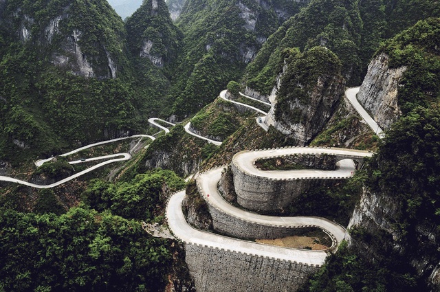 Sau khi xem những con đường này bạn sẽ thôi không than vãn giao thông Việt Nam nữa - Ảnh 9.