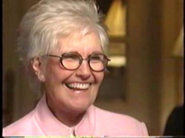 
Sau cuộc chiến chống lại căn bệnh ung thư, Susan qua đời sau một cơn sốc vào năm 2004 khi bà cùng Buffett đang gặp gỡ bạn bè ở Cody, Wyoming.
