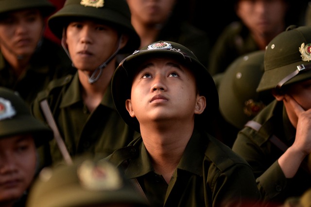 Hình ảnh Bí thư Đinh La Thăng tiễn tân binh lên đường nhập ngũ tại Tp.HCM - Ảnh 6.