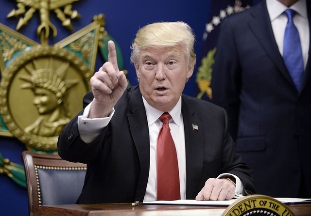 Mới nhậm chức được 2 tuần, Donald Trump đã công bố tới 20 quy định mới làm rung chuyển nước Mỹ - Ảnh 4.