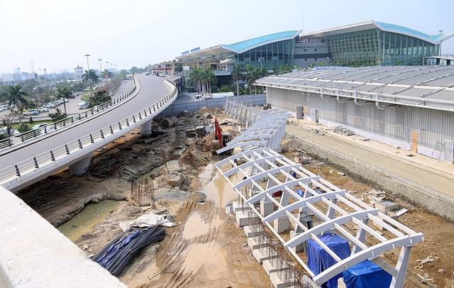 Cận cảnh nhà ga hành khách quốc tế hơn 3.500 tỷ đồng sắp hoàn thành ở Đà Nẵng - Ảnh 1.