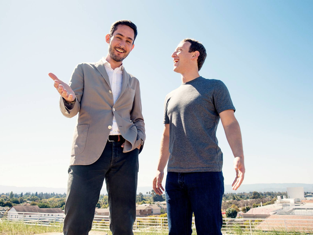 CEO Kevin Systrom của Instagram cùng Mark Zuckerberg (bên phải) đã thân thiết từ lâu.