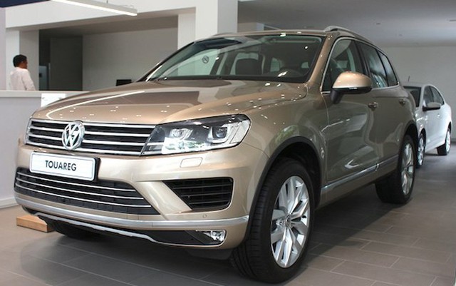 
Mẫu xe sang Volkswagen Touareg được giảm tới gần 300 triệu đồng.
