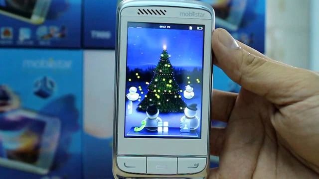Chưa bao giờ trên thị trường lại có nhiều smartphone made in Việt Nam như thế này - Ảnh 1.
