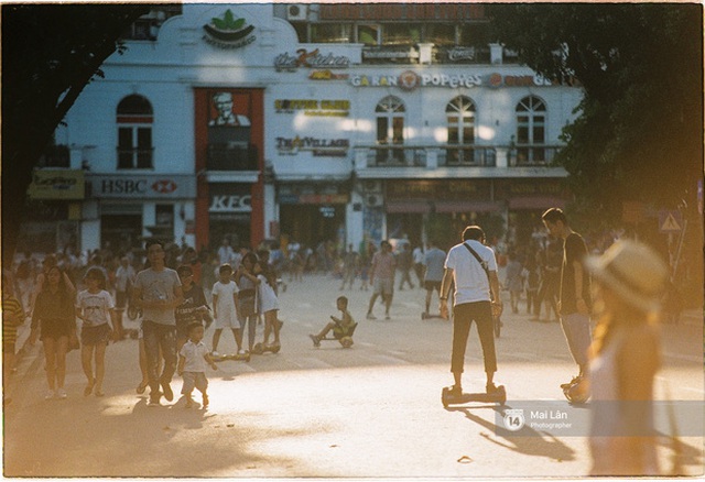 Vẫn có một nơi ở Hà Nội khiến người ta quên đi smartphone để lắng nghe và tận hưởng cuộc sống.