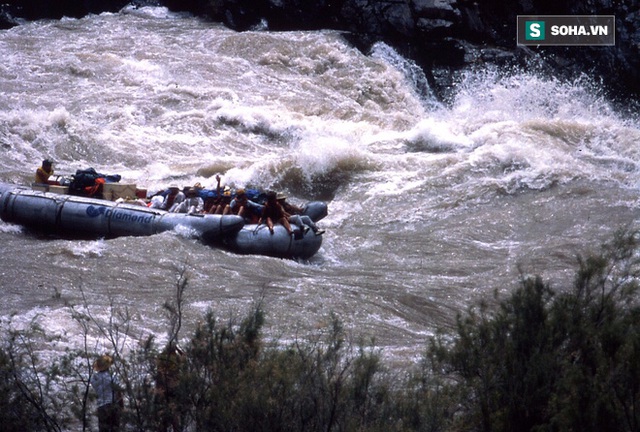 Đoạn sông Crystal Rapids nổi tiếng là rất nguy hiểm vì sóng mạnh và nhiều đá. Ảnh web.mst.edu.