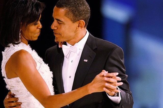 Cựu tổng thống Mỹ Barack Obama là một người sợ vợ đến chết: Vì anh yêu em chân thành nên anh sẽ chăm sóc em tận tình - Ảnh 1.