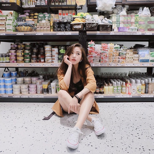 Từ gần chục năm đổ lại đây bạn có thấy hot boy hay hot girl nào đi Biti’s chưa? Tất nhiên là không rồi!