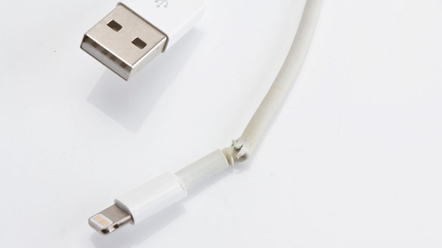 Để tăng tính thẩm mỹ, Apple chọn cách hy sinh chất lượng của cáp sạc.