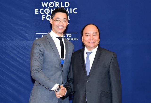 
Thủ tướng Nguyễn Xuân Phúc tiếp Giám đốc điều hành WEF Philipp Roesler. Ảnh: VGP/Quang Hiếu
