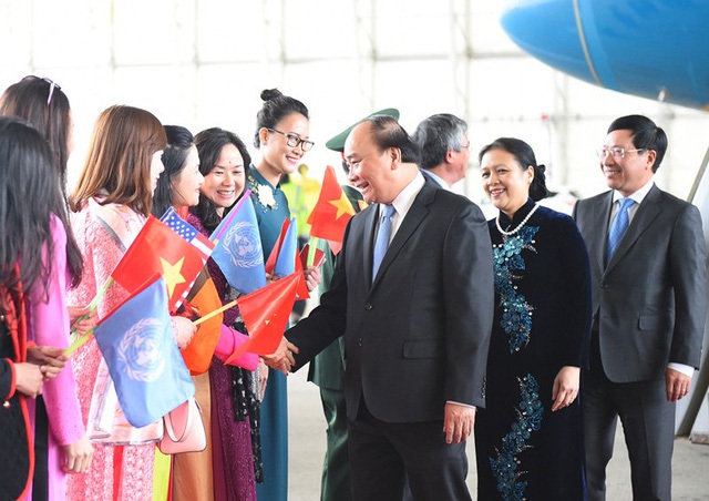 
Phái đoàn Việt Nam tại LHQ đón Thủ tướng tại sân bay. Ảnh: VGP
