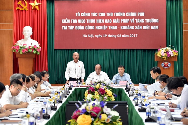
Ông Lê Minh Chuẩn, Chủ tịch HĐTV TKV phát biểu tại buổi kiểm tra. - Ảnh: VGP/Nhật Bắc
