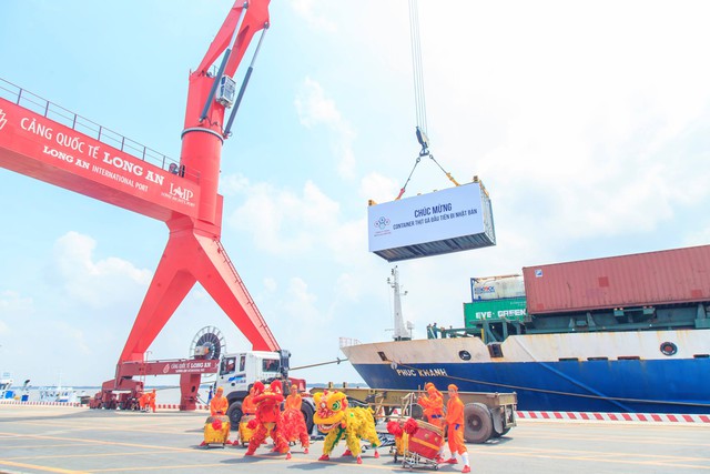 Lô hàng thịt gà xuất sang Nhật Bản qua Cảng quốc tế Long An ngày 9/9