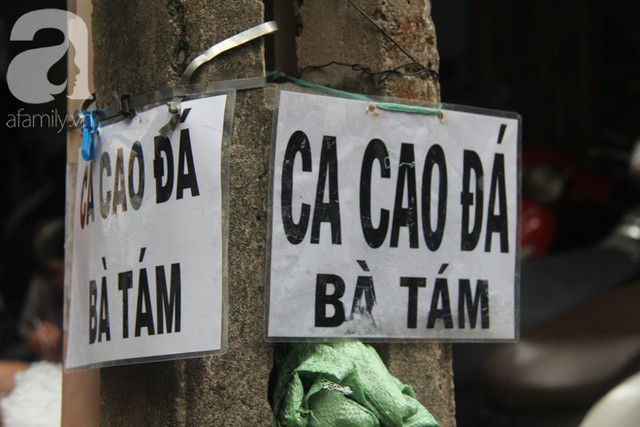 Tấm bảng đơn sơ được ép bằng giấy A4 đã tồn tại suốt hơn 20 năm nay.