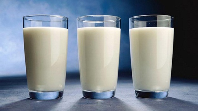 Chuyên gia nói gì về chuyện ăn chuối kết hợp uống sữa - việc mà nhiều người vẫn làm mỗi sáng - Ảnh 2.