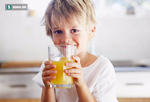 Báo động: Rất nhiều trẻ em đang uống không đủ nước so với tiêu chuẩn - Ảnh 2.