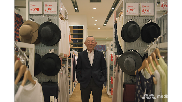 Tadashi Yanai tại một cửa hàng Uniqlo ở Nhật