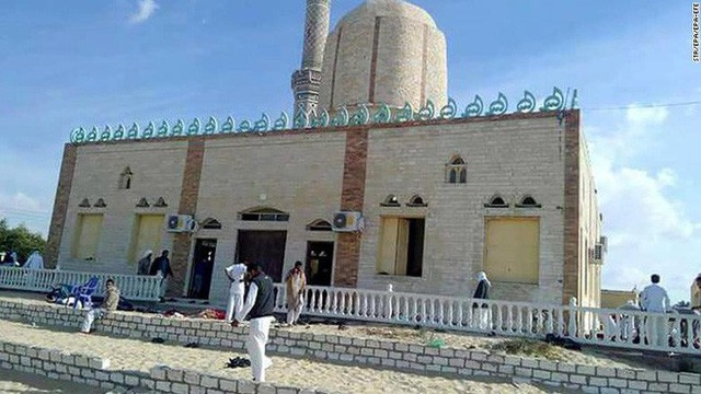 Hình ảnh của nhà thờ Hồi giáo Al Rawdah khi chưa bị tấn công bằng bom. Vụ tấn công đã làm nhà thờ này bị hư hại nghiêm trọng. Ảnh: CNN