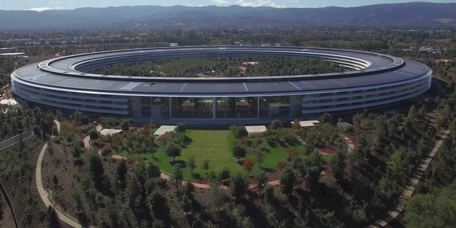 Apple sẽ bỏ lại một số nhân viên sau khi hoàn thành trụ sở mới - Ảnh 4.