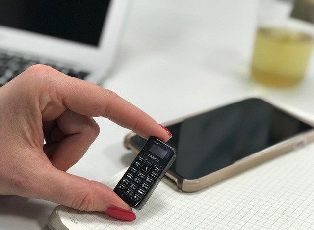 Zanco Tiny T1: Điện thoại nhỏ nhất thế giới, trang bị màn hình OLED, nặng chỉ 13g, giá bán dự kiến 1,2 triệu đồng - Ảnh 1.