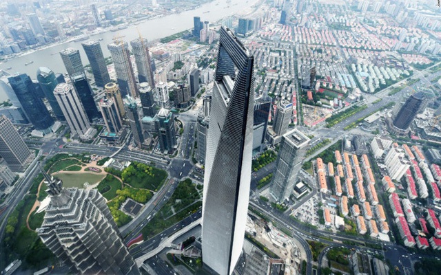 Shanghai Tower là tòa tháp cao nhất ở Trung Quốc, và cao thứ 2 thế giới, chỉ sau công trình chọc trời ở Dubai