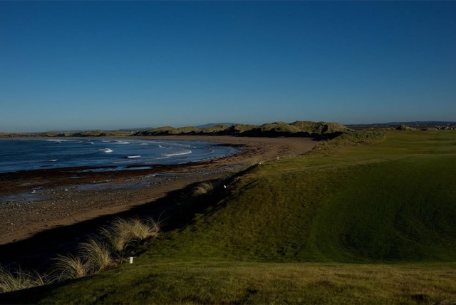 Sân Golf ven biển của Tập đoàn Trump ở Vịnh Doughmore, bờ biển phía tây Ireland.