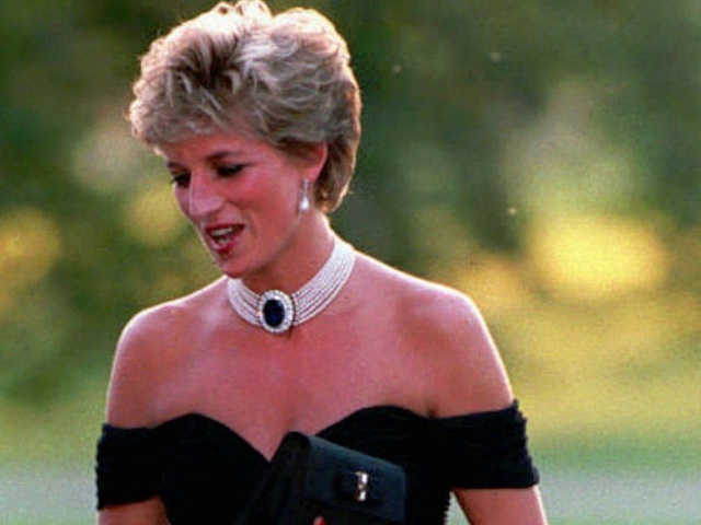 Nhìn lại cuộc đời cố công nương Diana: Những năm tháng không thể quên của một đóa hồng nước Anh - Ảnh 16.