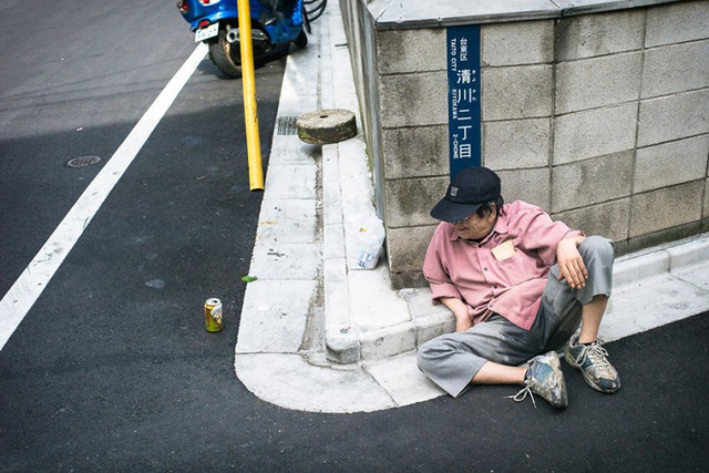 Những gã say xỉn từ ga tàu cho đến đường phố: Nét văn hóa tiệc tùng của giới công sở Nhật Bản - Ảnh 17.