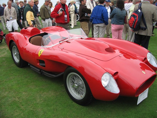 Đến những năm 1960, xe hơi của Ferrari đã thể hiện được sự năng nổ, khỏe khoắn của chúng cả trên đường đua lẫn ngoài đường trường.