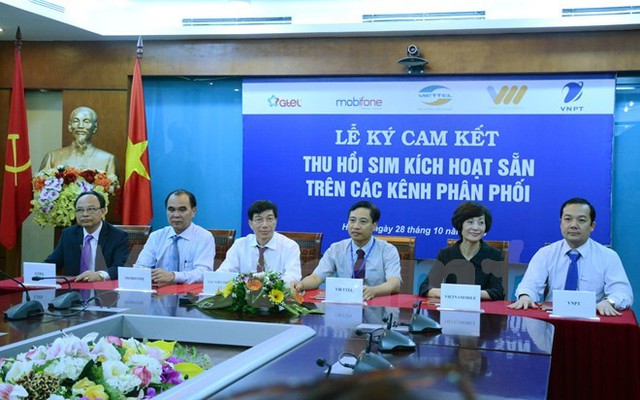 Lãnh đạo 5 nhà mạng đã ký kết cùng cơ quan quản lý cũng như tuyên bố siết chặt vấn nạn Sim rác hồi cuối tháng 10/2016. (Ảnh: T.H/Vietnam+)