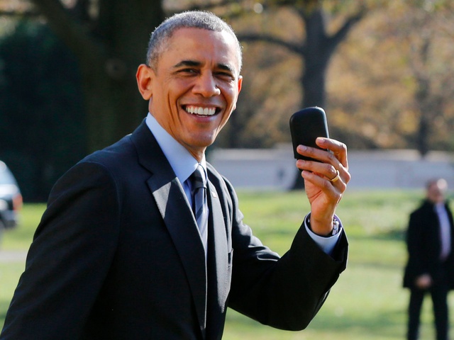 
Barack Obama hết nhiệm kì, Blackberry cũng lụi tàn
