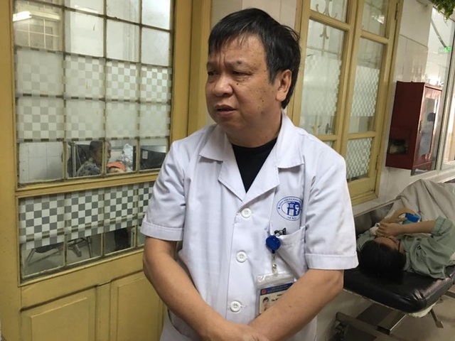 Thạc sĩ, bác sĩ Nguyễn Thống, Trưởng khoa Bỏng, Bệnh viện Xanh Pôn.