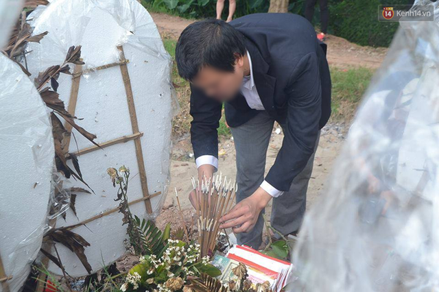 [A TÙNG] Đại sứ Nhật Bản đến nhà gia đình bé gái người Việt bị sát hại để cúi đầu xin lỗi - Ảnh 3.