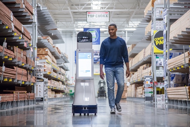 LoweBot giúp tư vấn và tương tác với khách hàng trong siêu thị.