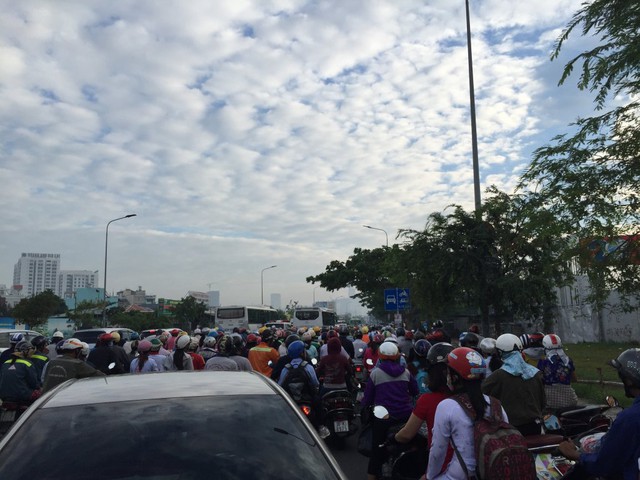 Đâu là những khu vực giao thông tắc nghẽn vì cao ốc nhiều nhất Sài Gòn? - Ảnh 3.
