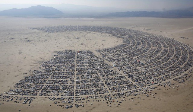 
Toàn cảnh lễ hội Burning Man 2016
