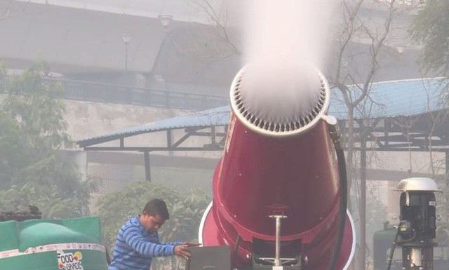 Đây là khẩu thần công giúp làm sạch bầu không khí ô nhiễm tại New Delhi, Ấn Độ, có thể phun 100 lít nước/phút - Ảnh 3.