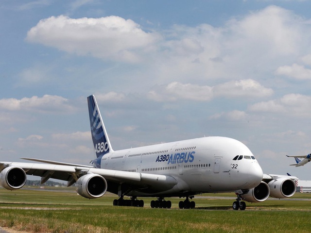 Ngay cả chiếc máy bay cỡ siêu lớn Airbus A380 cũng chịu chung số phận.
