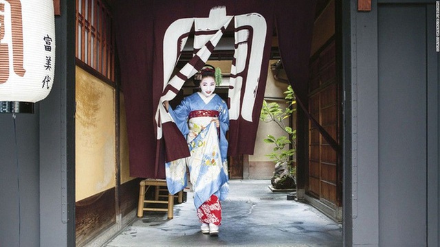 Con đường vào nghề khắc nghiệt của các Geisha tập sự - Ảnh 3.