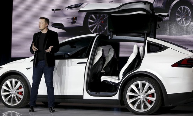 Elon Musk và Tesla Module X